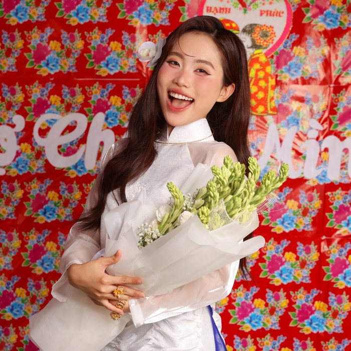 Phương Mỹ Chi đã hoàn toàn lột xác sau nhiều năm gắn bó với hình tượng 'chị Bảy'. (Ảnh: FBNV)