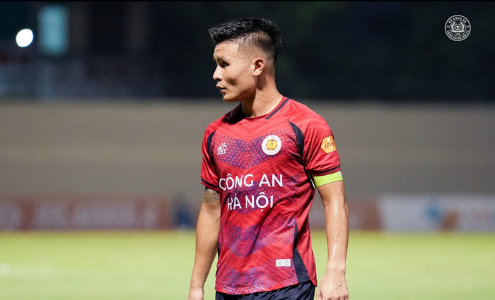 Quang Hải xứng đáng là siêu sao của bóng đá Việt Nam ở hiện tại. Ảnh: CLB CAHN