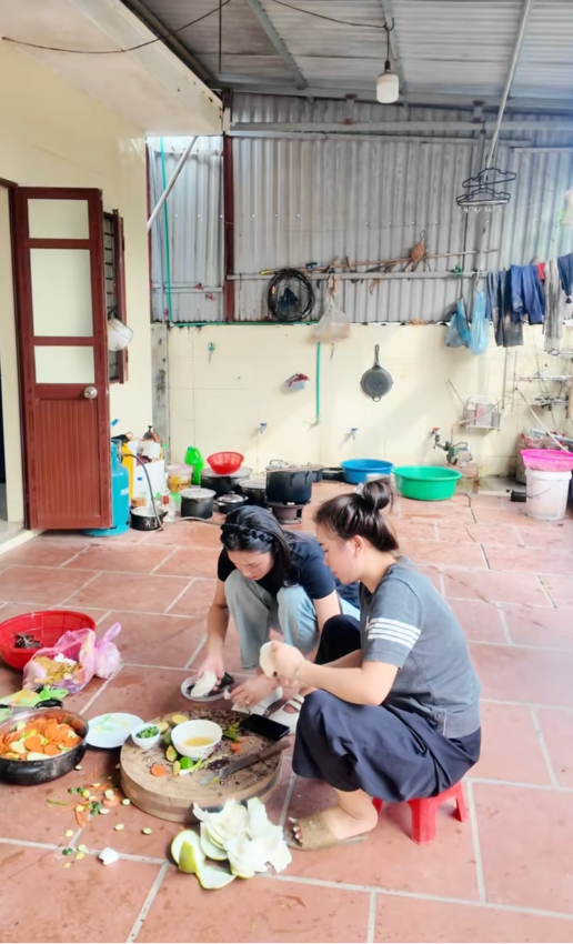 Vợ Đoàn Văn Hậu gây sốt với hình ảnh đời thường khác lạ Ảnh 3