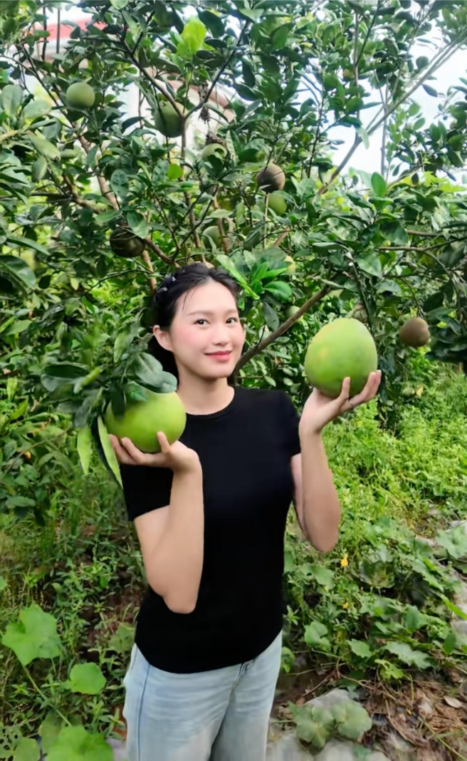 Vợ Đoàn Văn Hậu gây sốt với hình ảnh đời thường khác lạ Ảnh 2