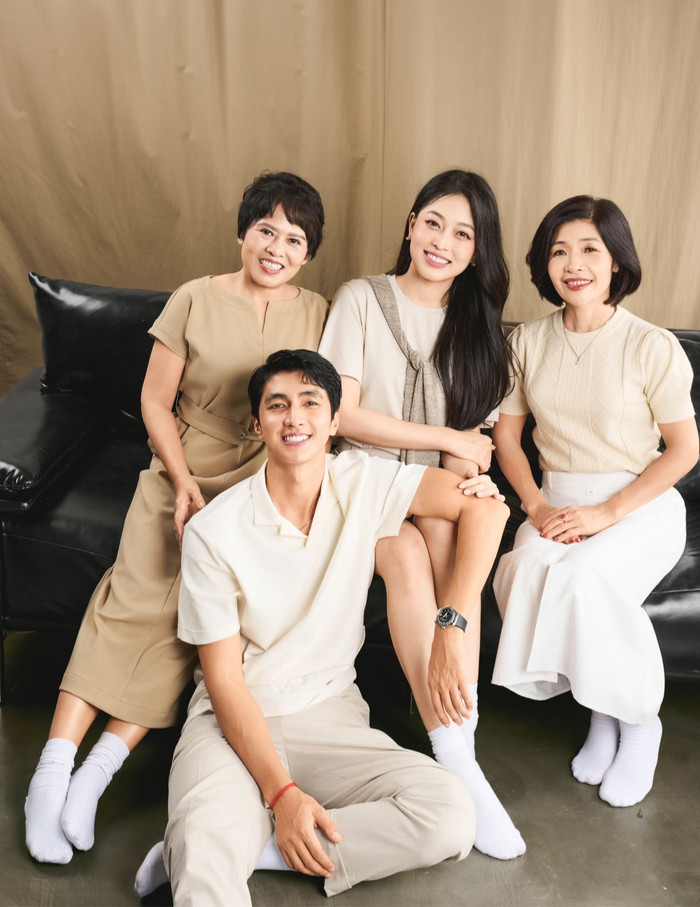 Chồng Phương Nga lộ rõ sự hoang mang vì tấm ảnh gia đình. Ảnh: FBNV