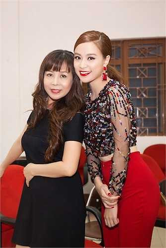 Mẹ ruột tuyên bố 2 chữ về Hoàng Thùy Linh Ảnh 5