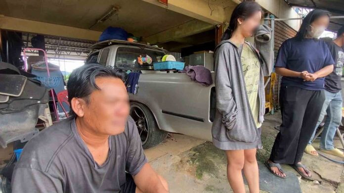 Mẹ kế lên mạng tìm con gái của chồng bị mất tích, gia đình gục ngã khi tìm thấy Ảnh 1