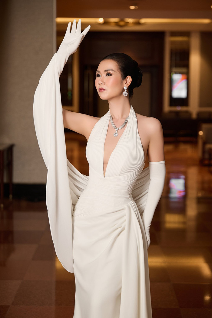 Loạt ảnh chưa từng công bố của Võ Hạ Trâm Ảnh 5