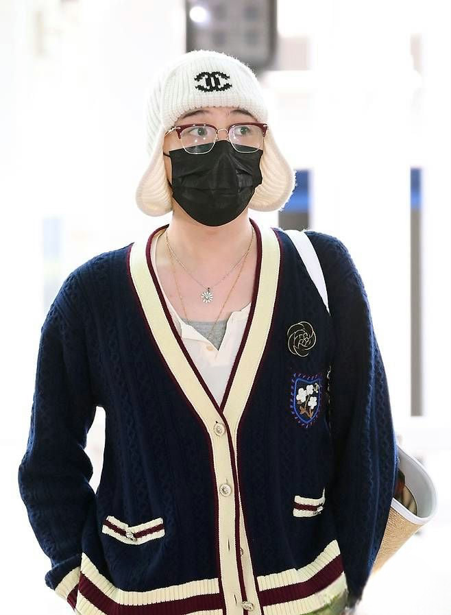 Với G-Dragon, thời trang chưa bao giờ chỉ dừng lại ở những bộ cánh lạ mắt.