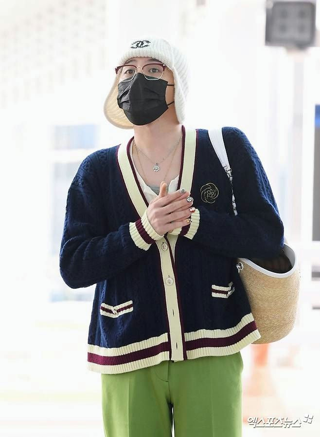 G-Dragon cho thấy sự phá cách trong thời trang (Ảnh: Daum)