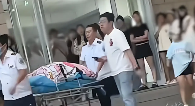 Nữ sinh đẻ con ở nhà vệ sinh ký túc xá, tự cắt dây rốn rồi giấu trong phòng Ảnh 3