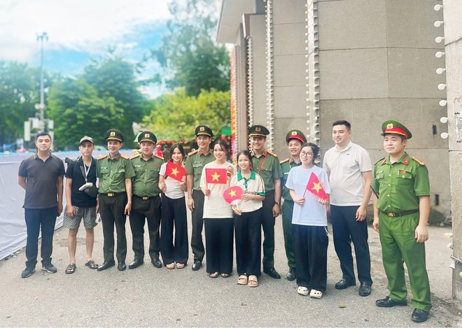 Bức ảnh kỷ niệm đáp ứng yêu cầu, nguyện vọng của nhóm học sinh 