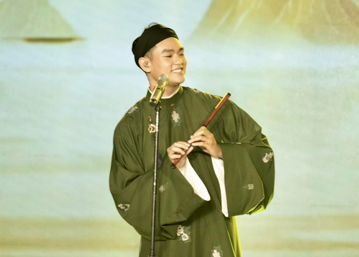 Bài hát của nam ca sĩ trẻ được diễn tại lễ diễu binh, diễu hành A80, dân mạng nức lòng vì ca từ quá đẹp Ảnh 5