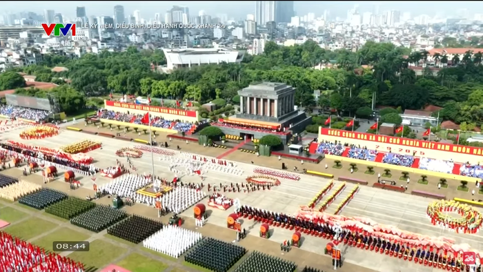 Bài hát của nam ca sĩ trẻ được diễn tại lễ diễu binh, diễu hành A80, dân mạng nức lòng vì ca từ quá đẹp Ảnh 1