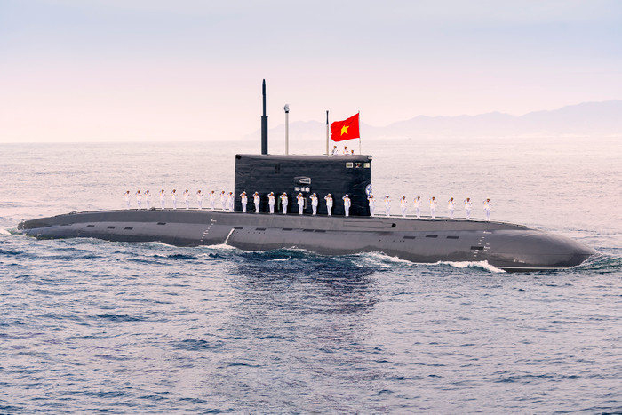 Biên đội tàu ngầm Kilo 636 rời bến làm nhiệm vụ