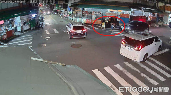 Hai anh em học sinh 'biến mất' lúc đêm khuya, người bố tức giận sau khi biết sự thật Ảnh 3