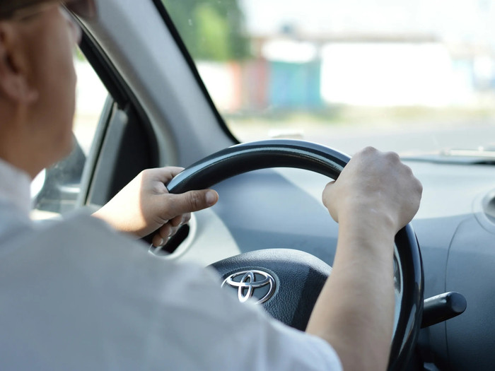 8 năm không nộp tiền phạt vì lái xe khi say rượu, người đàn ông được con trai 'giải cứu' Ảnh 3