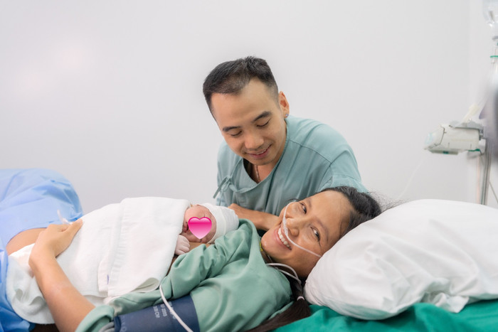 Con gái của H'Hen Niê chào đời trong tình yêu thương đong đầy của gia đình. (Ảnh FBNV)