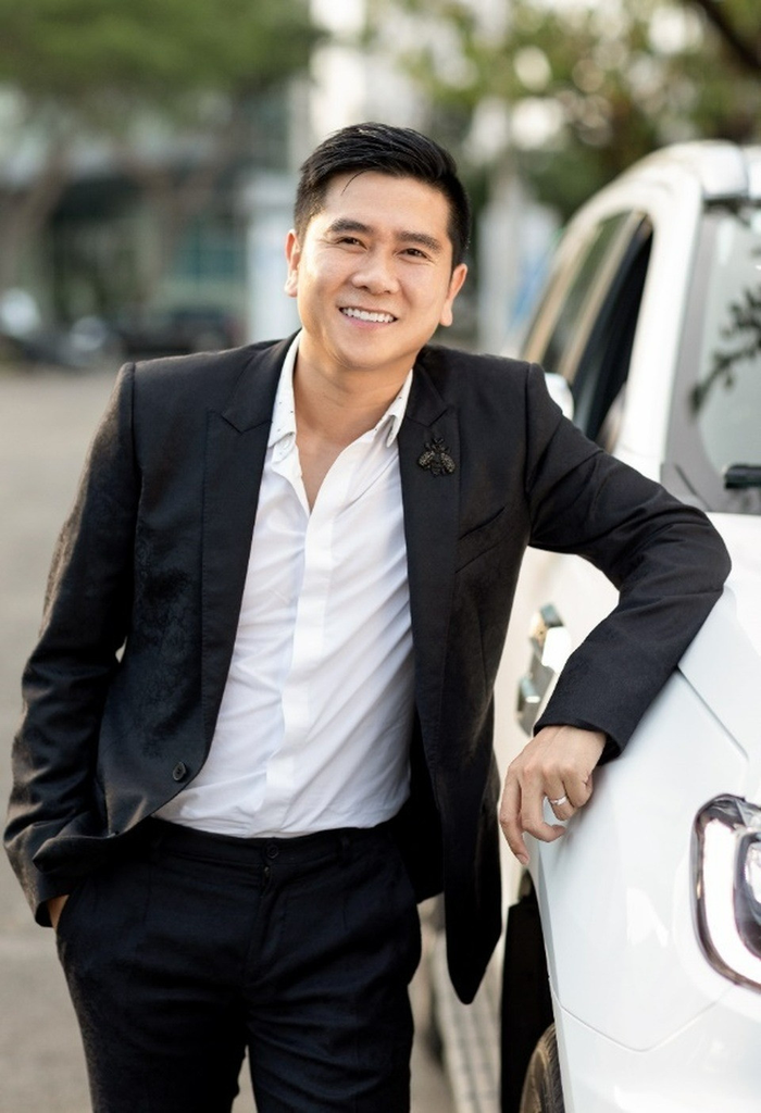 Đức Phúc đã trình diễn ca khúc Phù Đổng Thiên Vương, sáng tác của Hồ Hoài Anh. (Ảnh: FBNV)