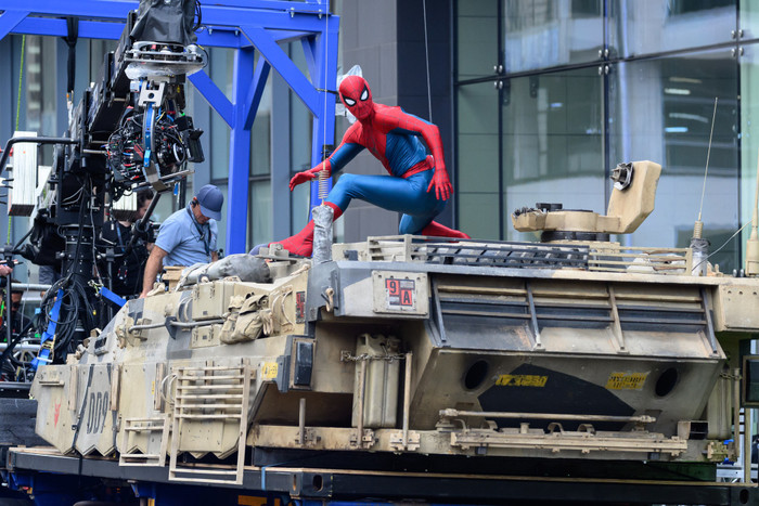 Bố của Tom Holland là Dominic đã xác nhận thông tin này, cho biết con trai mình sẽ phải nghỉ ngơi một thời gian (Ảnh: The Wrap)