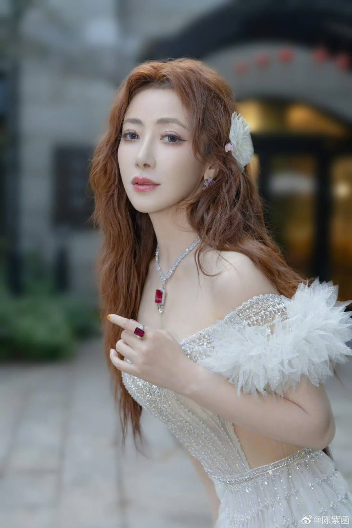 Diễn viên Trần Tử Hàm từng khao khát có con sau khi lấy chồng kém 9 tuổi. Ảnh: Weibo