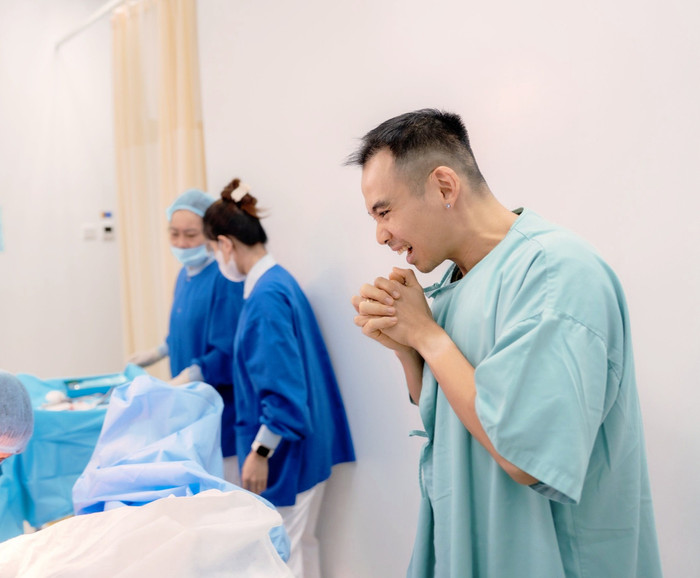 Nàng hậu xúc động khi có chồng đồng hành, hết lòng chăm sóc khi cô mang thai và sinh con. (Ảnh FBNV)