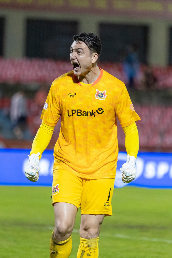 Màn trình diễn xuất sắc của Đặng Văn Lâm. (Ảnh: FBNV)