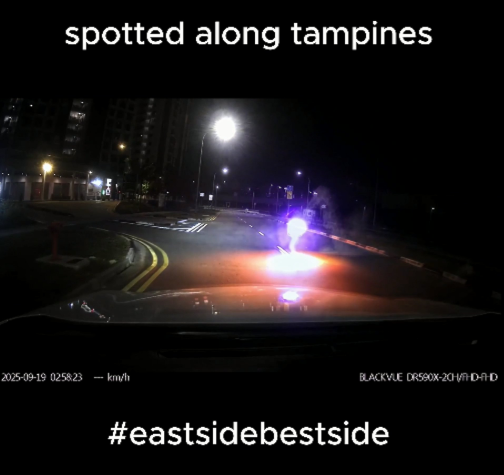 Nhiều đốm sáng kỳ lạ bay trên đường phố, người dân hoang mang Ảnh 2