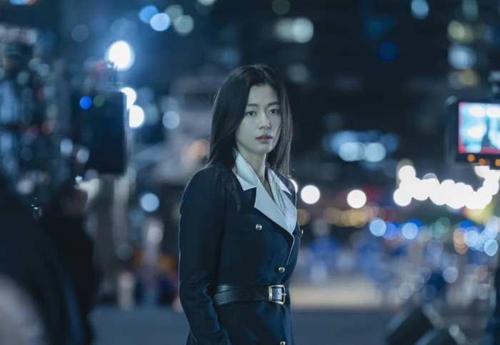 Sơ suất nhỏ cũng đủ cuốn phăng cả danh tiếng lẫn sự nghiệp của một ngôi sao hạng A như Jeon Ji Hyun (Ảnh: ISNV).