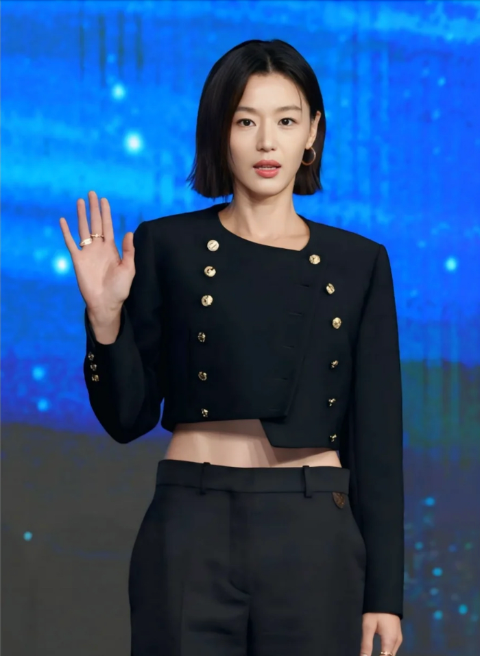 Nữ diễn viên nổi tiếng xứ Hàn Jeon Ji Hyun đứng trước bờ thẳm bị phong sát (Ảnh: ISNV).