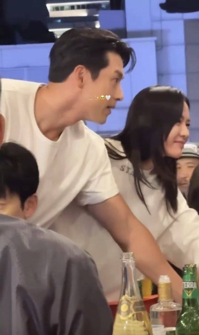 Khung hình hiếm hoi giữa Son Ye Jin và Hyun Bin sau khi kết hôn từng gây xôn xao cõi mạng. Ảnh chụp màn hình
