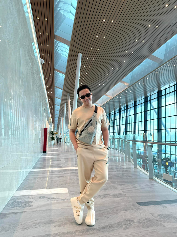 Chỉ bằng vài dòng trạng thái dí dỏm, Trấn Thành đã chứng minh được sự duyên dáng và khả năng “gây bão” mạng xã hội. (Ảnh: FBNV)