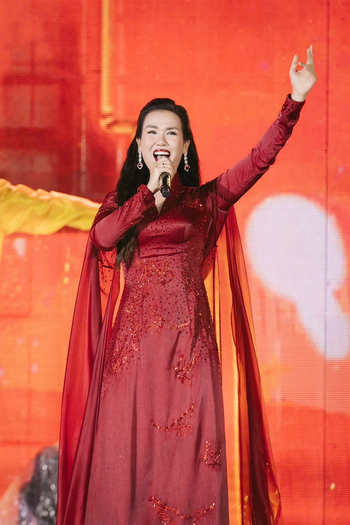 Võ Hạ Trâm thông báo tạm dừng ca hát Ảnh 1