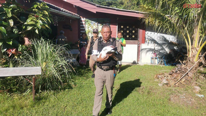 Phát hiện trẻ sơ sinh bị bỏ rơi ở bãi rác, người dân phẫn nộ truy tìm mẹ đứa bé Ảnh 1