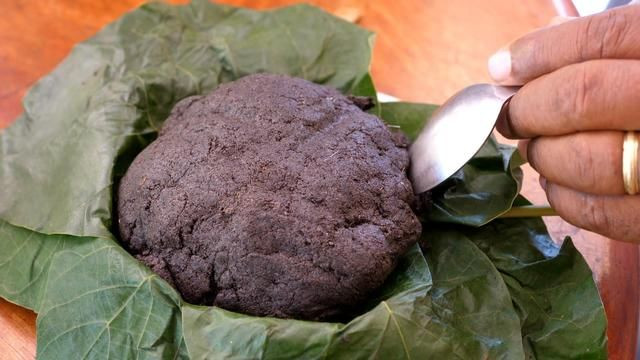 Món ấu trùng bọ xít của người Ma Rốc. Ảnh: Dân Việt.