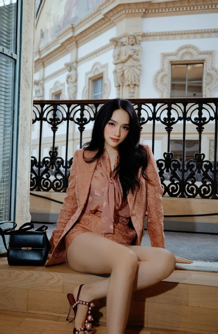 Hương Giang được đánh giá cao về kỹ năng, kinh nghiệm trình diễn sân khấu. (Ảnh FBNV)