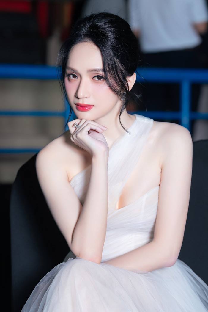 Hương Giang đang dẫn đầu thí sinh Miss Universe 2025 có lượt follow nhiều nhất trên Instagram. (Ảnh FBNV)