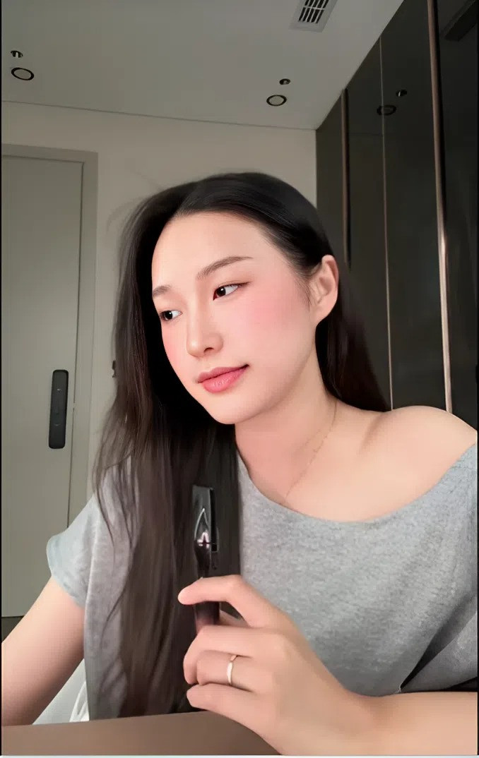 Nhan sắc đời thường của Doãn Hải My khiến nhiều netizen xuýt xoa. Cô nàng được nhận xét là sở hữu vẻ đẹp ngọt ngào, trong trẻo. (Ảnh chụp màn hình từ TikTok nhân vật)