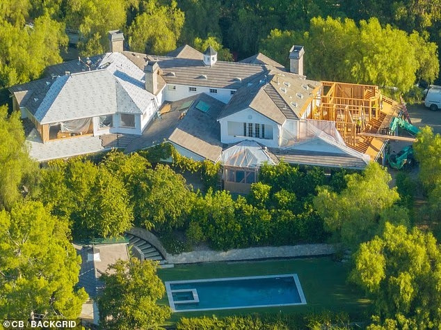 Nữ ca sĩ chi tiền 'khủng' sửa lại biệt thự 554 tỷ đồng sau ly hôn chồng Ảnh 2