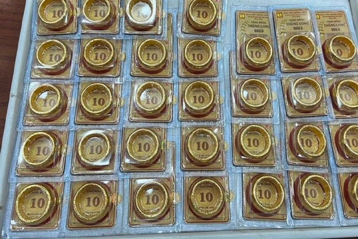 Chiều nay (26/9), vàng nhẫn các thương hiệu đồng loạt giảm. Ảnh minh hoạ
