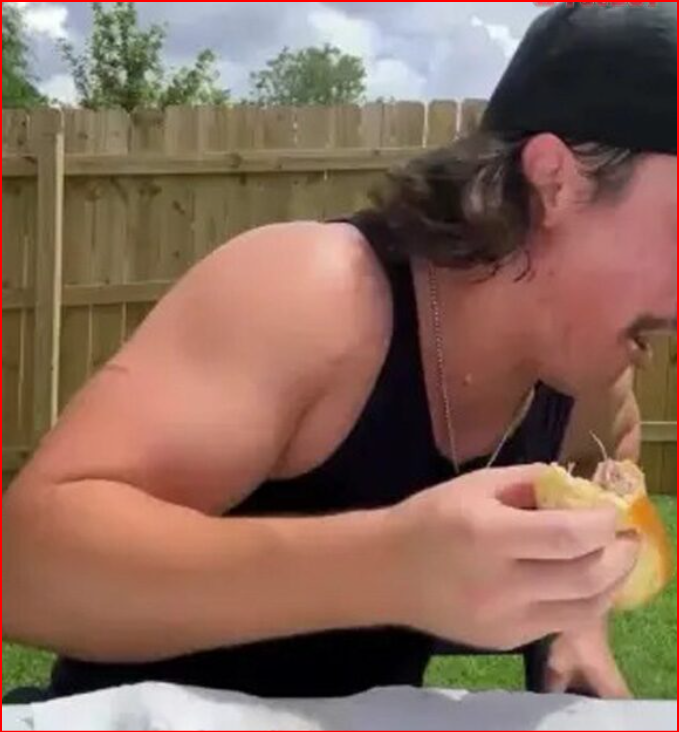 Thử ăn món ăn thối nhất thế giới, nam thanh niên nhận cái kết khó đỡ Ảnh 3