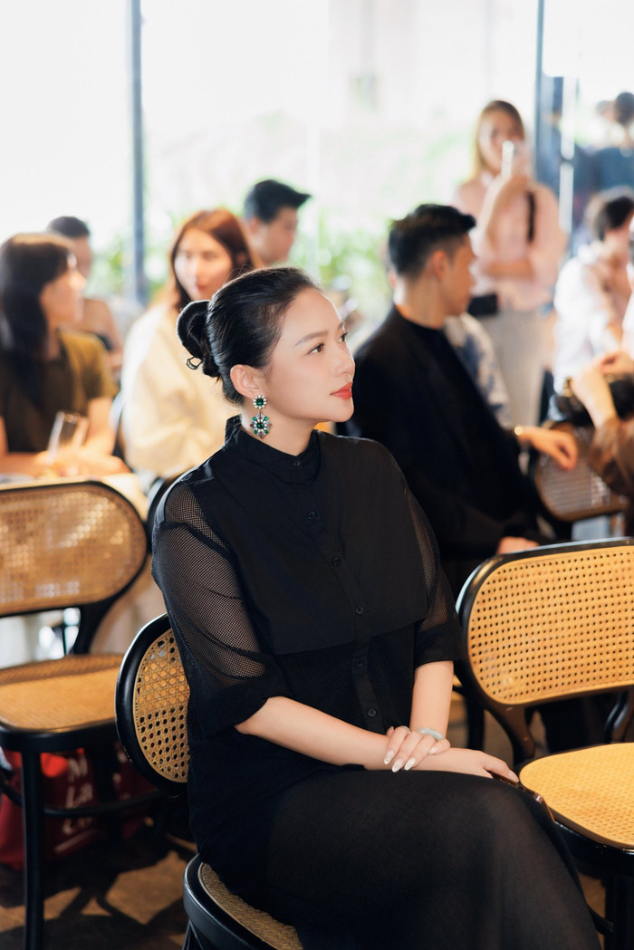 Cựu người mẫu từng nặng hơn 80kg. Cô áp dụng phương pháp giảm cân sai cách, phải cắt túi mật. (Ảnh FBNV)