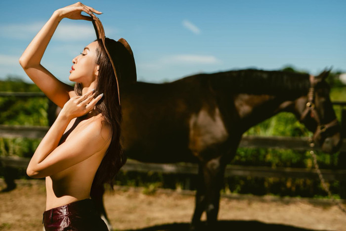 Qiang Qiang luôn thử nghiệm những phong cách mới lạ, đi ngược lại số đông (Ảnh: FBNV).