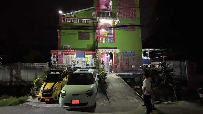 Cho trai đẹp thuê phòng trọ, chủ nhà sốc nặng sau khi mở cửa kiểm tra Ảnh 1