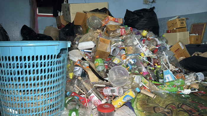 Cho trai đẹp thuê phòng trọ, chủ nhà sốc nặng sau khi mở cửa kiểm tra Ảnh 3