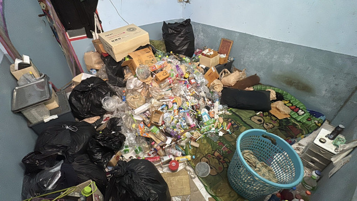 Cho trai đẹp thuê phòng trọ, chủ nhà sốc nặng sau khi mở cửa kiểm tra Ảnh 7