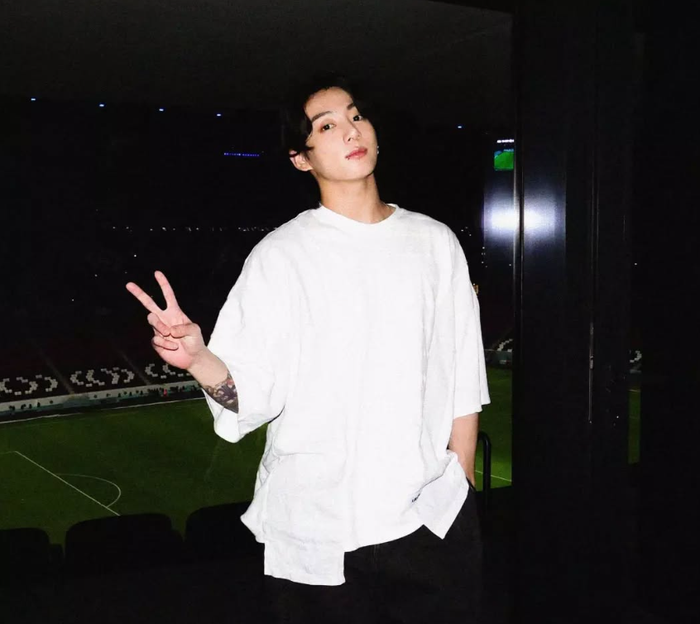 Người hâm mộ vô cùng lo ngại cho sự an toàn và riêng tư của nam ca sĩ. Ảnh: BigHit Entertainment