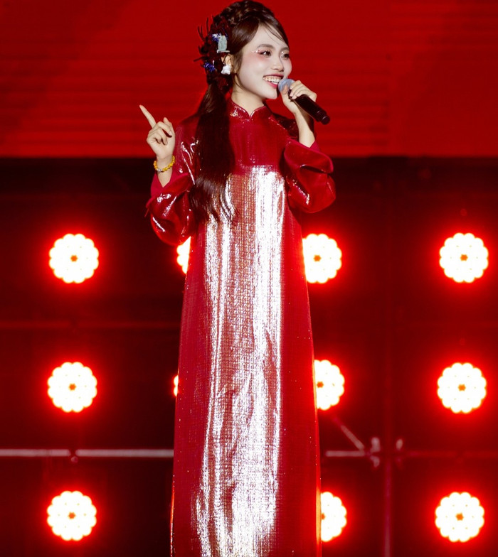 Duyên nợ giữa Phương Mỹ Chi và ca khúc 'gây sốt' tại lễ diễu binh, diễu hành A80 Ảnh 3