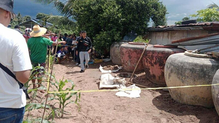 Tìm thấy bộ xương trong bể phốt ngoài sân, người vợ nghi là của chồng mất tích 3 năm trước Ảnh 1