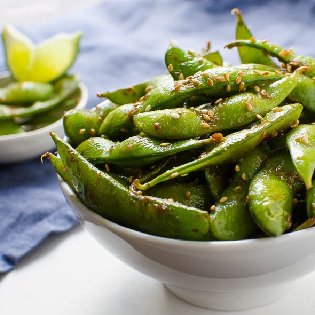 Đậu nành lông xào là món ăn khá lạ với nhiều người.