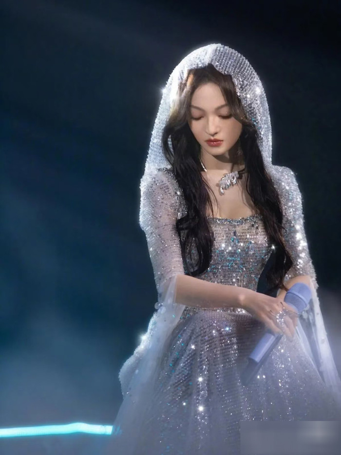 Nữ ca sĩ bị mẹ ruột lừa lấy hết tài sản, tuyên bố từ mặt: 'Tôi hoàn toàn sụp đổ' Ảnh 6