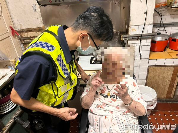 Cụ bà 100 tuổi khóc kể 'mất cả 4 con', sự thật được con gái lên tiếng làm rõ Ảnh 1