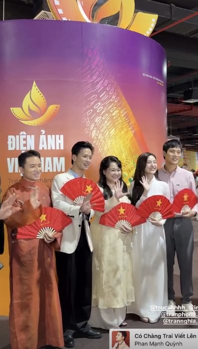 Dàn diễn viên Mắt Biếc tái hợp sau 6 năm từ khi bộ phim ra mắt. (Ảnh: FBNV)