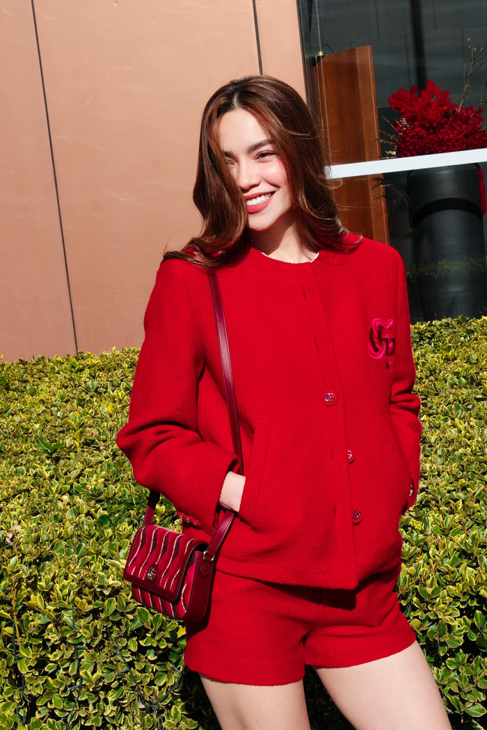 Nữ ca sĩ cho biết cô qua Thụy Điển vì có việc gia đình, không phải đi lưu diễn. 